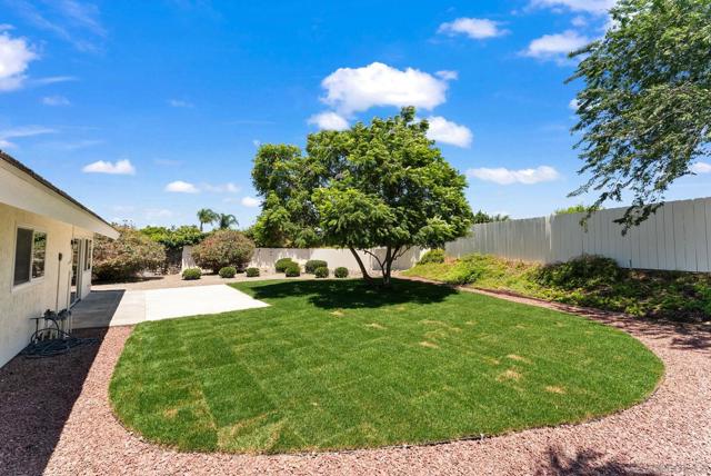 11412 Lucera Pl, San Diego CA: https://media.crmls.org/mediaz/d0056cfa-0a3e-4601-a5c9-75c3d9b849ef.jpg