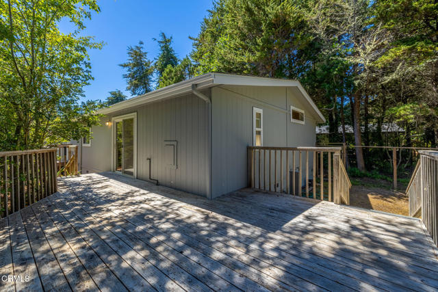 43300 Little River Airport Road, Little River CA: https://media.crmls.org/mediaz/d0057aa4-62f1-46d5-acec-6dc7bd6915ba.jpg