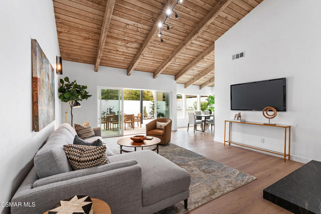 1161 Triunfo Canyon Road, Westlake Village CA: https://media.crmls.org/mediaz/d00593eb-0a85-447b-a35d-c23e569b6a2d.jpg