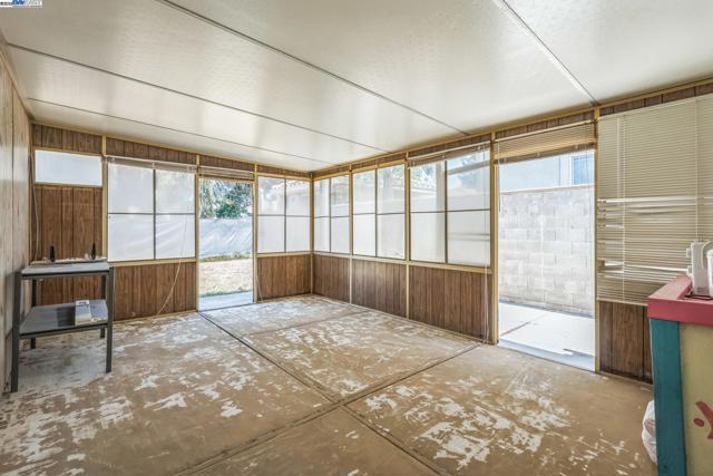 1849 Sherman Dr, Union City CA: https://media.crmls.org/mediaz/d005a86f-2768-4752-8354-b585967cb616.jpg
