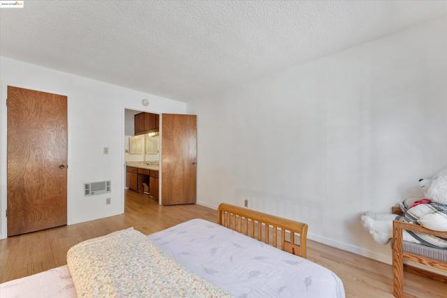 567 Oakland Ave, Oakland, California 94611, 1 Bedroom Bedrooms, ,1 BathroomBathrooms,Condominium,For Sale,Oakland Ave,41083171