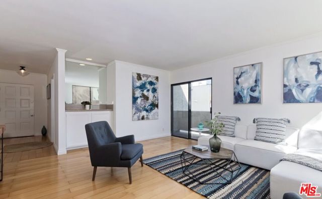 Drew Fenton | 530 S Barrington Avenue Los Angeles CA | MLS: 7182607