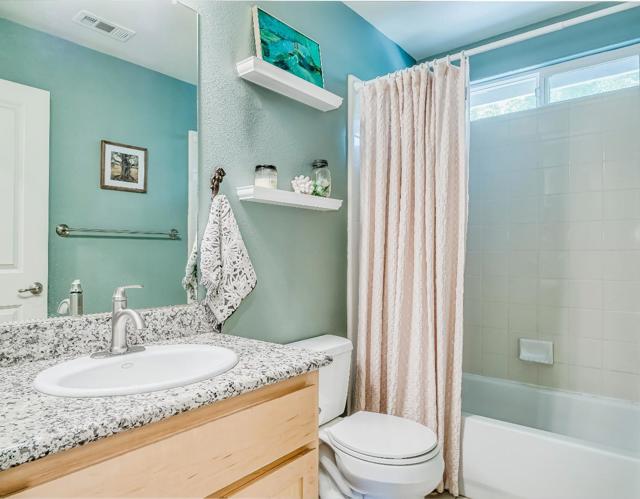 140 Sarafina Way, Gilroy CA: https://media.crmls.org/mediaz/d006a1f9-115b-4621-994c-13a4c284614c.jpg