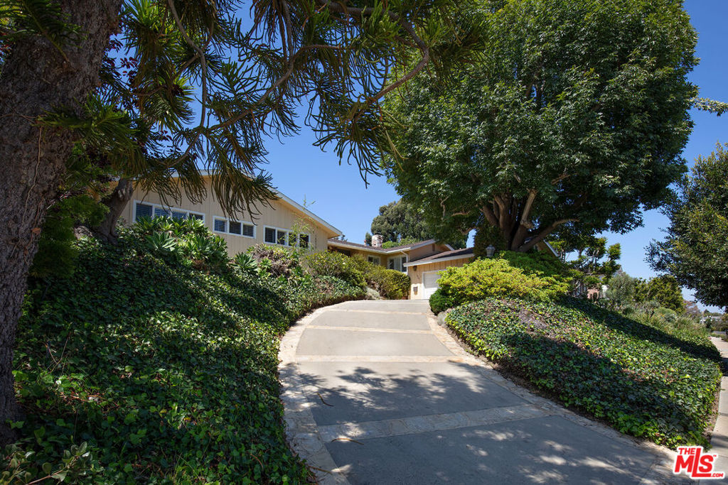 14929 La Cumbre Drive
