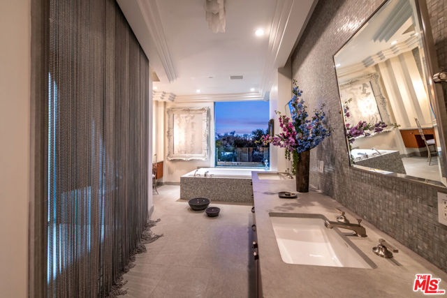 1456 Blue Jay Way, Los Angeles CA: https://media.crmls.org/mediaz/d006e791-4490-404a-8a80-0a15714812ec.jpg