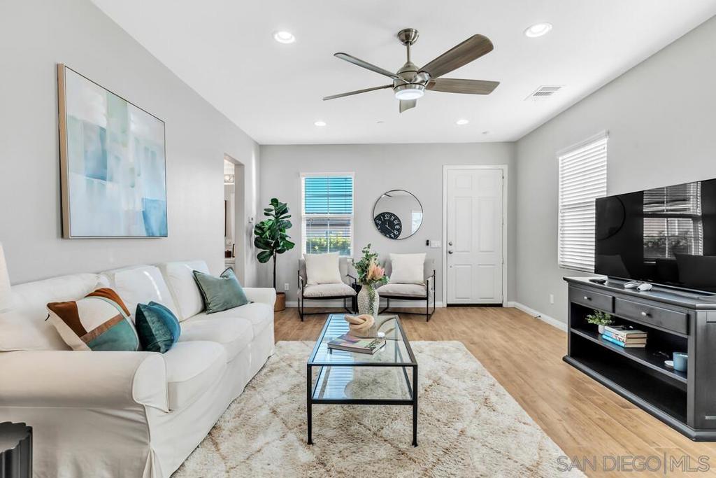 MLS #250043023SD image #27