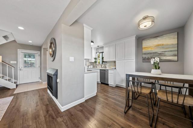 2518 W Middlefield Road, Mountain View CA: https://media.crmls.org/mediaz/d0078e40-0d31-4cd5-9cd5-dc1622c3c11c.jpg