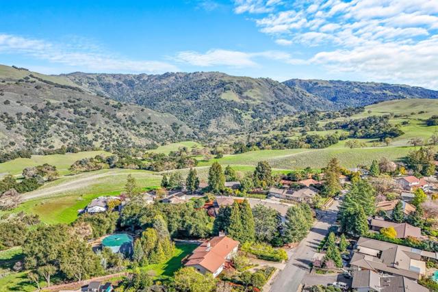 3735 Oak Canyon Lane, Morgan Hill CA: https://media.crmls.org/mediaz/d007dde6-9f1f-4834-9fff-1a3042ebd7f9.jpg