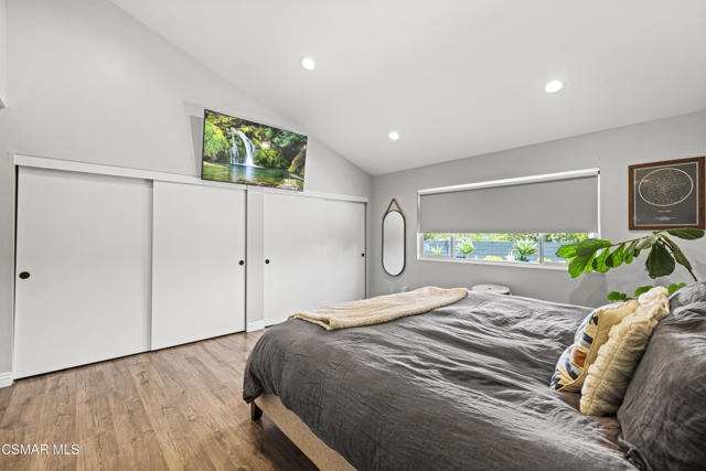915 W Marcello Avenue, Thousand Oaks CA: https://media.crmls.org/mediaz/d00859a4-2943-46e7-bfc6-5eda91952aaf.jpg