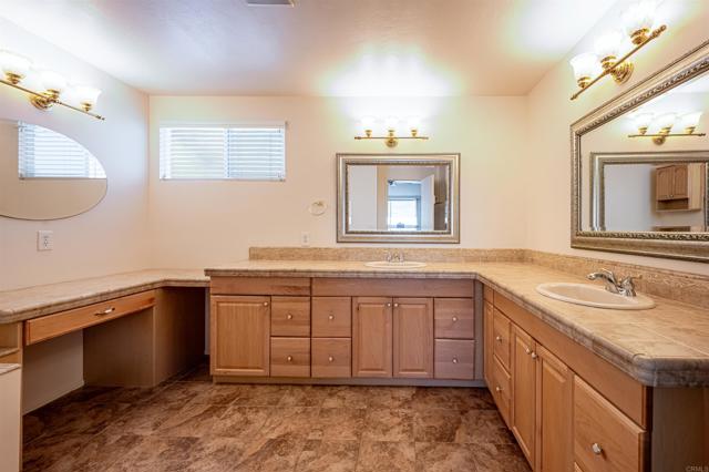 Detail Gallery Image 31 of 49 For 4650 Dulin #119,  Fallbrook,  CA 92028 - 2 Beds | 2 Baths