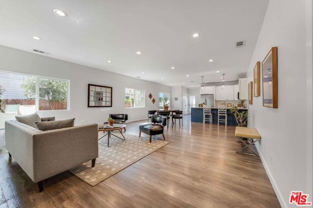 1304 -1306 W 48th Street, Los Angeles CA: https://media.crmls.org/mediaz/d00bd8d9-b440-46a2-9afa-76ce1160356d.jpg