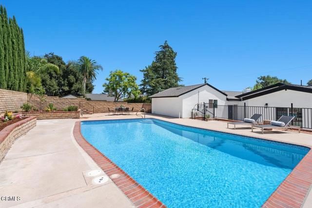 1105 Fairview Drive, La Canada Flintridge CA: https://media.crmls.org/mediaz/d00c023c-e69c-432e-8fdb-f06ce07f9c07.jpg