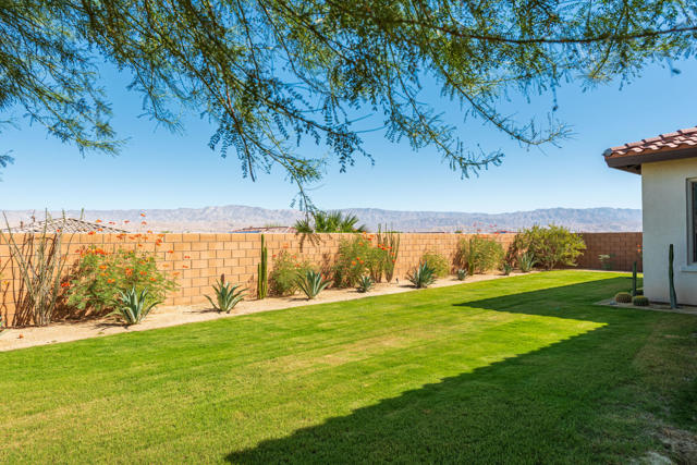 74292 Zeppelin Drive, Palm Desert CA: https://media.crmls.org/mediaz/d00c426b-ff88-4d78-8a88-c408b508f6b0.jpg