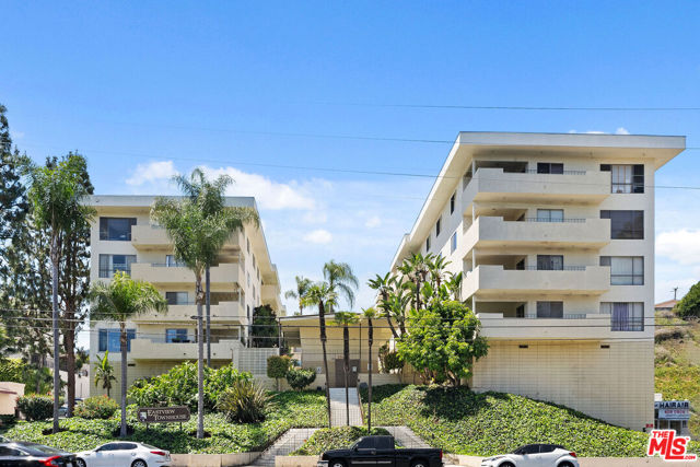 29641 S Western Avenue, Rancho Palos Verdes CA: https://media.crmls.org/mediaz/d00d14a7-ff56-480e-bca1-56989bc081dd.jpg