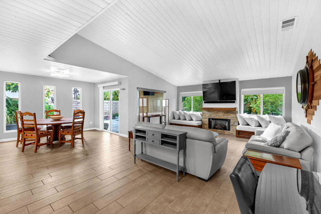 Image 5 of 47 For 40529 Meadow Lane