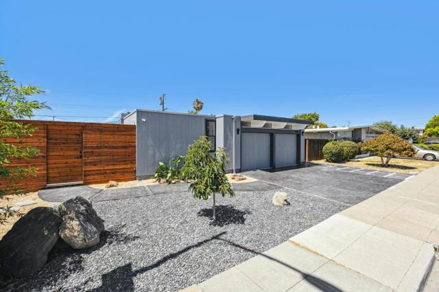 683 Vanessa Drive, San Mateo CA: https://media.crmls.org/mediaz/d00e9a3b-92d9-4e9b-933d-a5061c0ece74.jpg