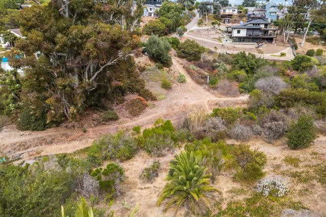 1449 Edgemont St, San Diego CA: https://media.crmls.org/mediaz/d00f010e-5e90-457d-b740-e8d30a00b604.jpg
