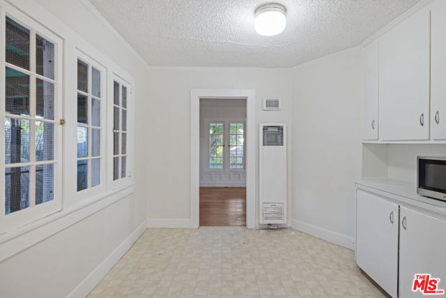 10606 Commerce Avenue photo 8