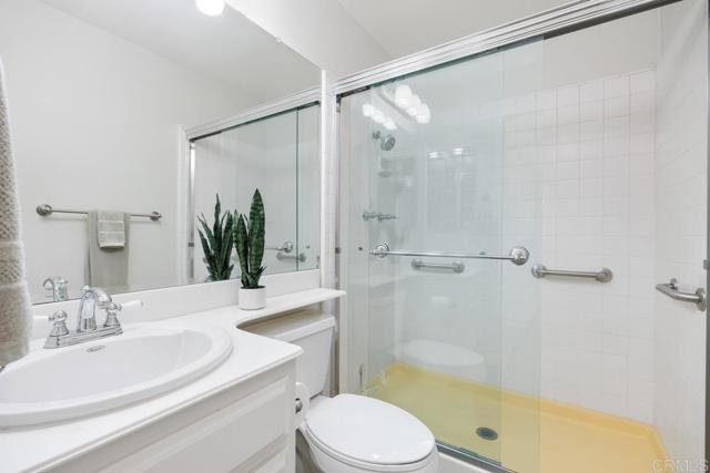 Detail Gallery Image 10 of 27 For 245 Fairlee Ln, Encinitas,  CA 92024 - 2 Beds | 2 Baths