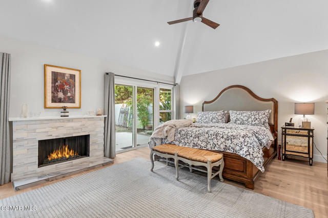 362 Cherry Hills Court, Thousand Oaks CA: https://media.crmls.org/mediaz/d01068f0-26f8-4c36-bd5e-457e449f6b11.jpg
