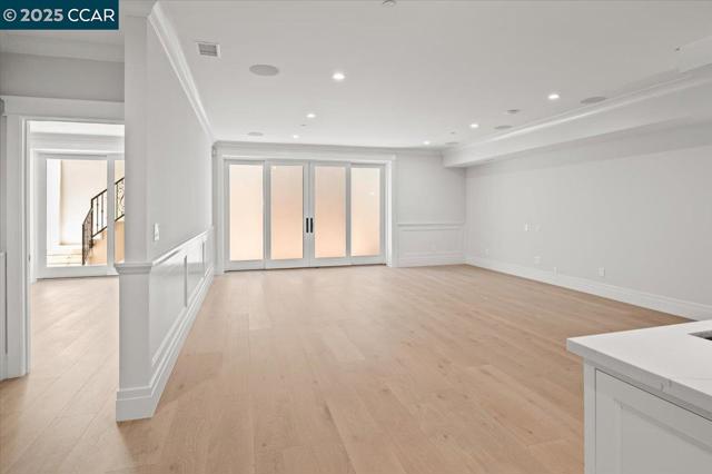 74 Middlefield Rd, Atherton CA: https://media.crmls.org/mediaz/d0108108-55b6-4aef-8dae-bfcb1aa2da9a.jpg