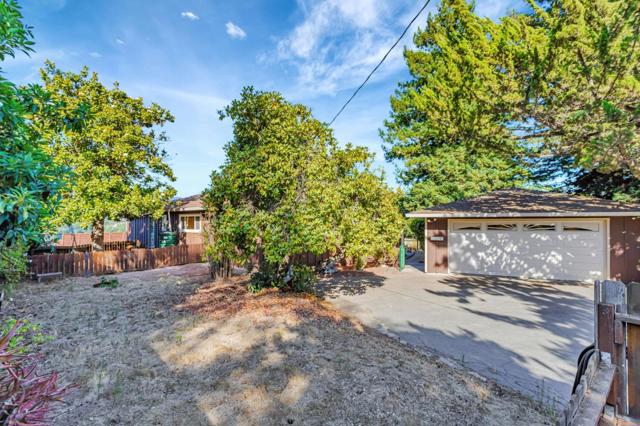 1020 Green Valley Road, Watsonville CA: https://media.crmls.org/mediaz/d01108e9-20e7-4a79-9a36-252858af6f68.jpg