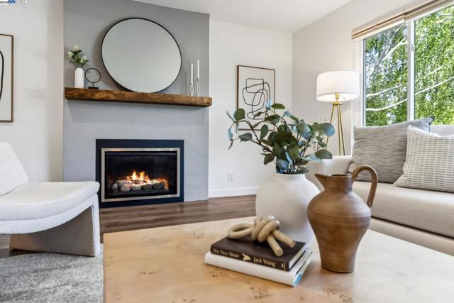 3134 Terry Ct, Castro Valley CA: https://media.crmls.org/mediaz/d011516c-46a4-42ff-8b91-4fba67f1c644.jpg