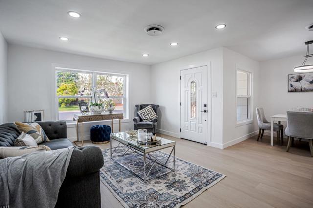 109 Maple Street, Vacaville CA: https://media.crmls.org/mediaz/d01215a5-b3cf-4e75-b8b5-7cd2a31a4c1d.jpg