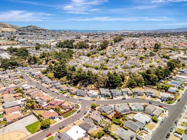 921 Newman Drive, South San Francisco CA: https://media.crmls.org/mediaz/d012c1ad-2455-44be-86ac-3eb85be3906b.jpg