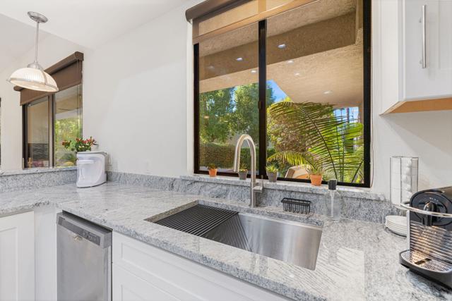 10605 Wimbledon Drive, Rancho Mirage CA: https://media.crmls.org/mediaz/d012d108-43cf-41ff-823e-a44a442477a5.jpg