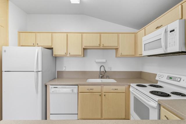 3550 Carter Drive, South San Francisco CA: https://media.crmls.org/mediaz/d0130c8c-b4b8-45ee-acaa-09d5d30958c5.jpg