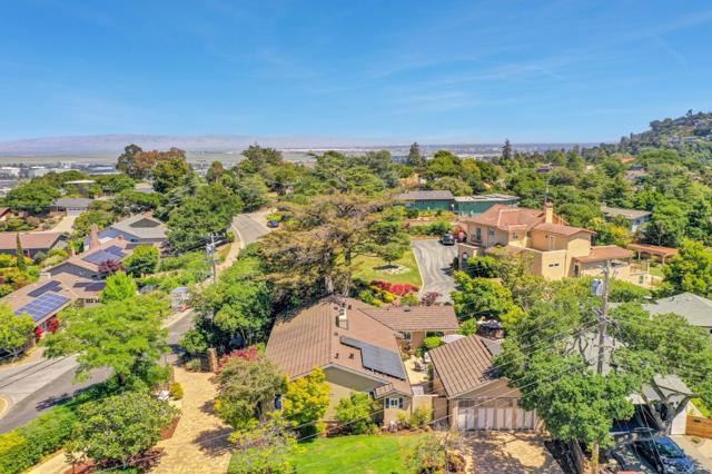 500 South Road, Belmont CA: https://media.crmls.org/mediaz/d0138168-c98e-41fb-9b6d-00f37fd3c282.jpg