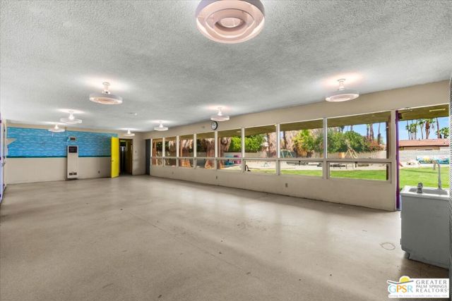 490 S Compadre Road, Palm Springs CA: https://media.crmls.org/mediaz/d013a9fb-e6ed-4048-aae9-69269173ecf5.jpg