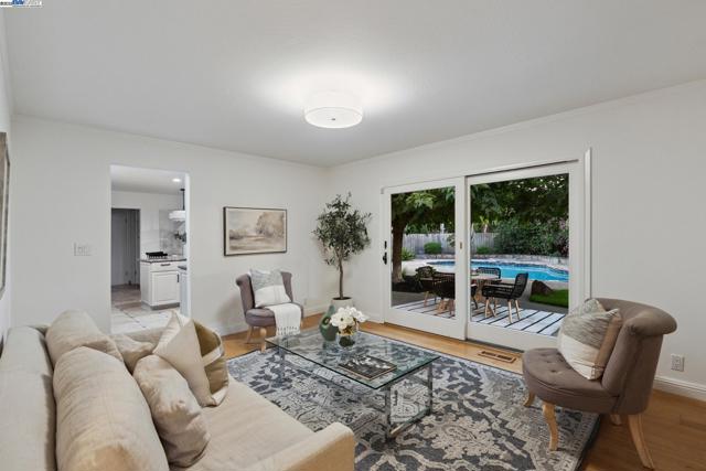 1515 Grove Way, Concord CA: https://media.crmls.org/mediaz/d0164bea-3143-4668-9c77-f6d3f447a071.jpg