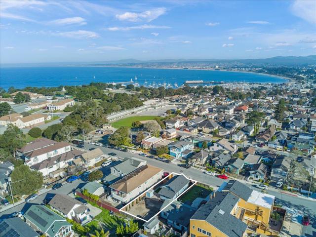 272 Clay Street, Monterey CA: https://media.crmls.org/mediaz/d01662a0-5a9a-4b02-be6d-ccddc7a998ec.jpg