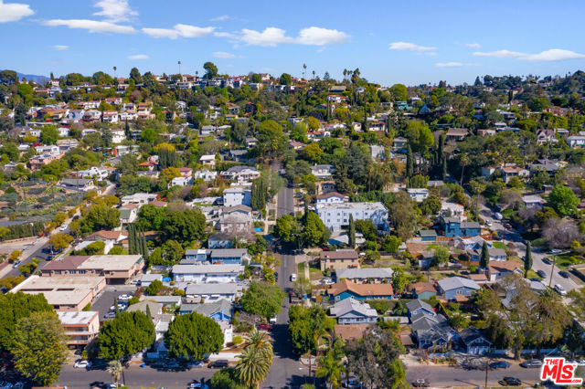 4047 Camero Avenue, Los Angeles CA: https://media.crmls.org/mediaz/d016ccb8-5b1e-4b08-bc7a-249293f4484f.jpg