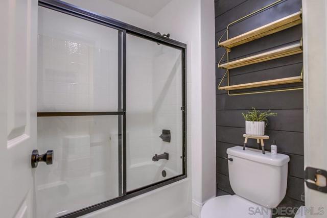 3207 Meadow Side Pl, Escondido CA: https://media.crmls.org/mediaz/d016e943-5fc0-4c07-8441-8d359a29beed.jpg