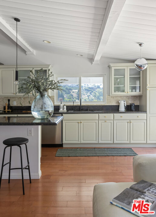 Drew Fenton | 1279 El Hito Circle Pacific Palisades CA | MLS: 7358476