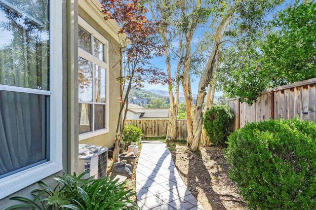 1140 Mallard Ridge, San Jose CA: https://media.crmls.org/mediaz/d01778de-99fb-42e1-b9c7-83e7861a4842.jpg