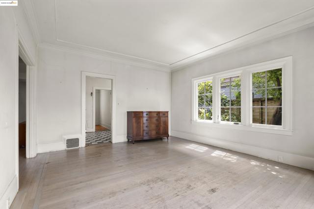 1001 Cragmont Ave, Berkeley CA: https://media.crmls.org/mediaz/d017e86a-0706-4c47-bed9-feaa74a7e969.jpg