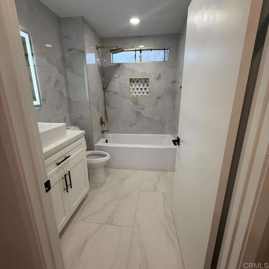9586 Carroll Canyon Road - photo 6