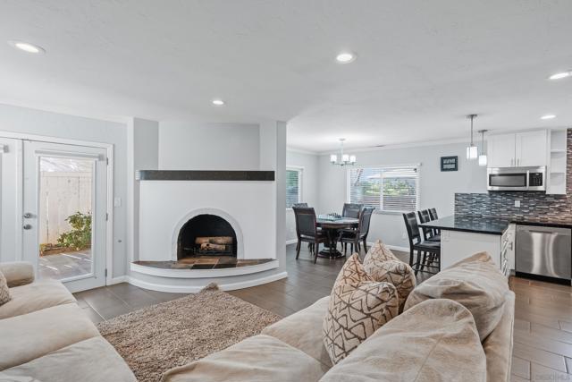 2167 Sunset Drive, Escondido CA: https://media.crmls.org/mediaz/d018ab3f-c666-43ea-b14b-0a6027276034.jpg