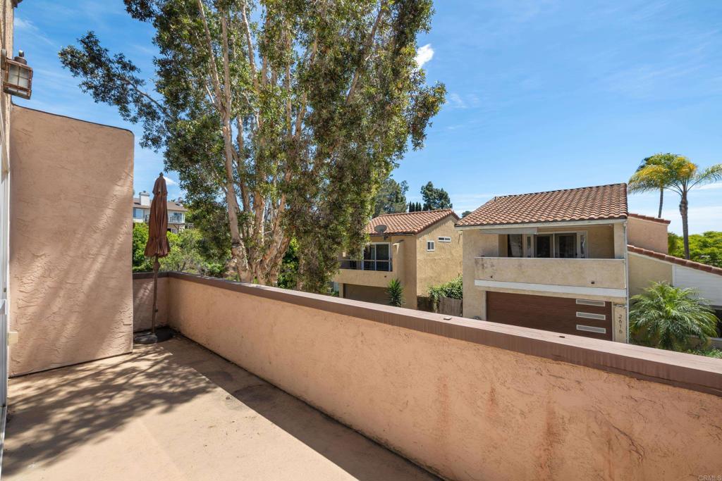 https://media.crmls.org/mediaz/d018e65b-b5b7-426a-bc5b-1ab6e8c4bb08.jpg?preset=X-Large