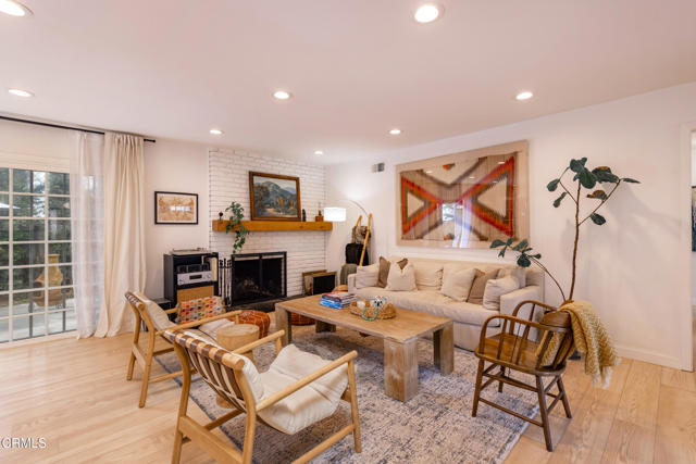 1009 Grandview Avenue, Ojai CA: https://media.crmls.org/mediaz/d0194ca3-b97b-4c89-84ba-c2ce58a510dd.jpg