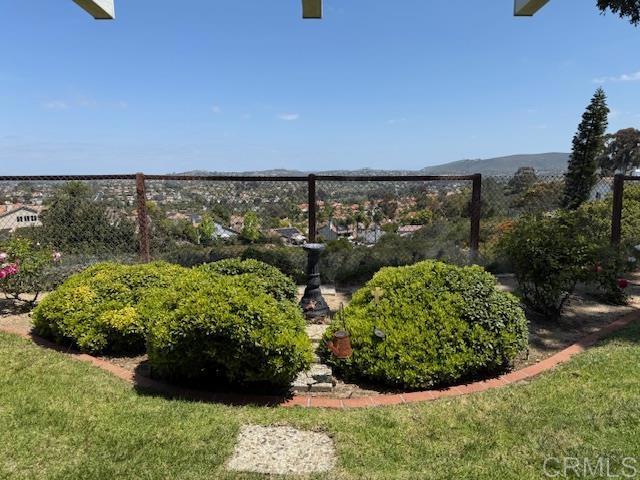 Detail Gallery Image 3 of 16 For 1633 Willowspring Dr. N., Encinitas,  CA 92024 - 4 Beds | 2 Baths