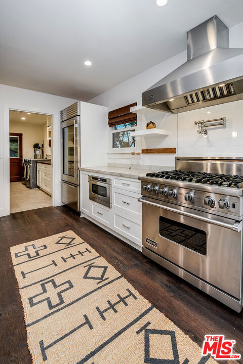 4838 Coldwater Canyon Avenue, Sherman Oaks CA: https://media.crmls.org/mediaz/d019f5b0-4a6a-41c2-a53f-4eb7aae455ba.jpg