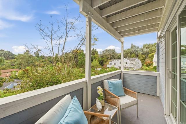 Detail Gallery Image 8 of 32 For 2807 Valley Vista Way, Oceanside,  CA 92054 - 2 Beds | 2/1 Baths