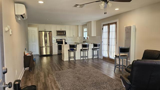 Detail Gallery Image 6 of 13 For 1032 W Newgrove St, Lancaster,  CA 93534 - 2 Beds | 1 Baths