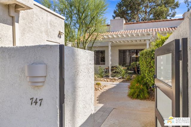 747 Inverness Drive, Rancho Mirage CA: https://media.crmls.org/mediaz/d01a73a7-0114-405d-977d-42eedab37d05.jpg