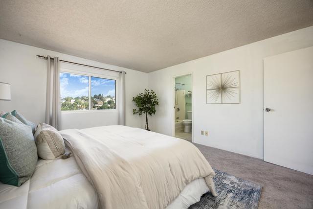 1180 Evelyn St, San Diego CA: https://media.crmls.org/mediaz/d01afd38-b4ce-4860-8099-67fe83014215.jpg